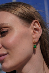 Karosh Zümrüt Renk Büyük Baget Taşlı Küpe - Karosh