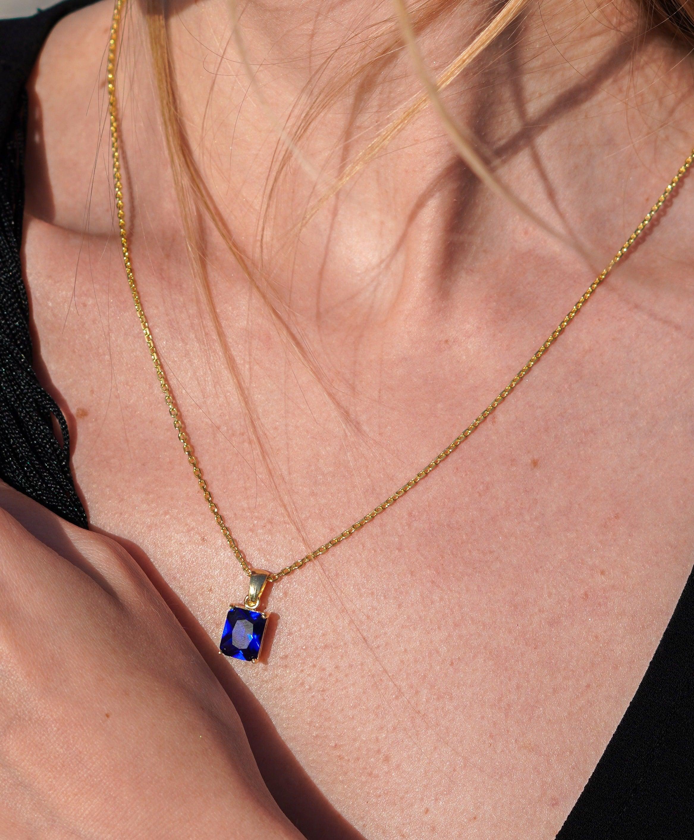 Karosh Safir Renk Baget Taşlı Kolye - Karosh