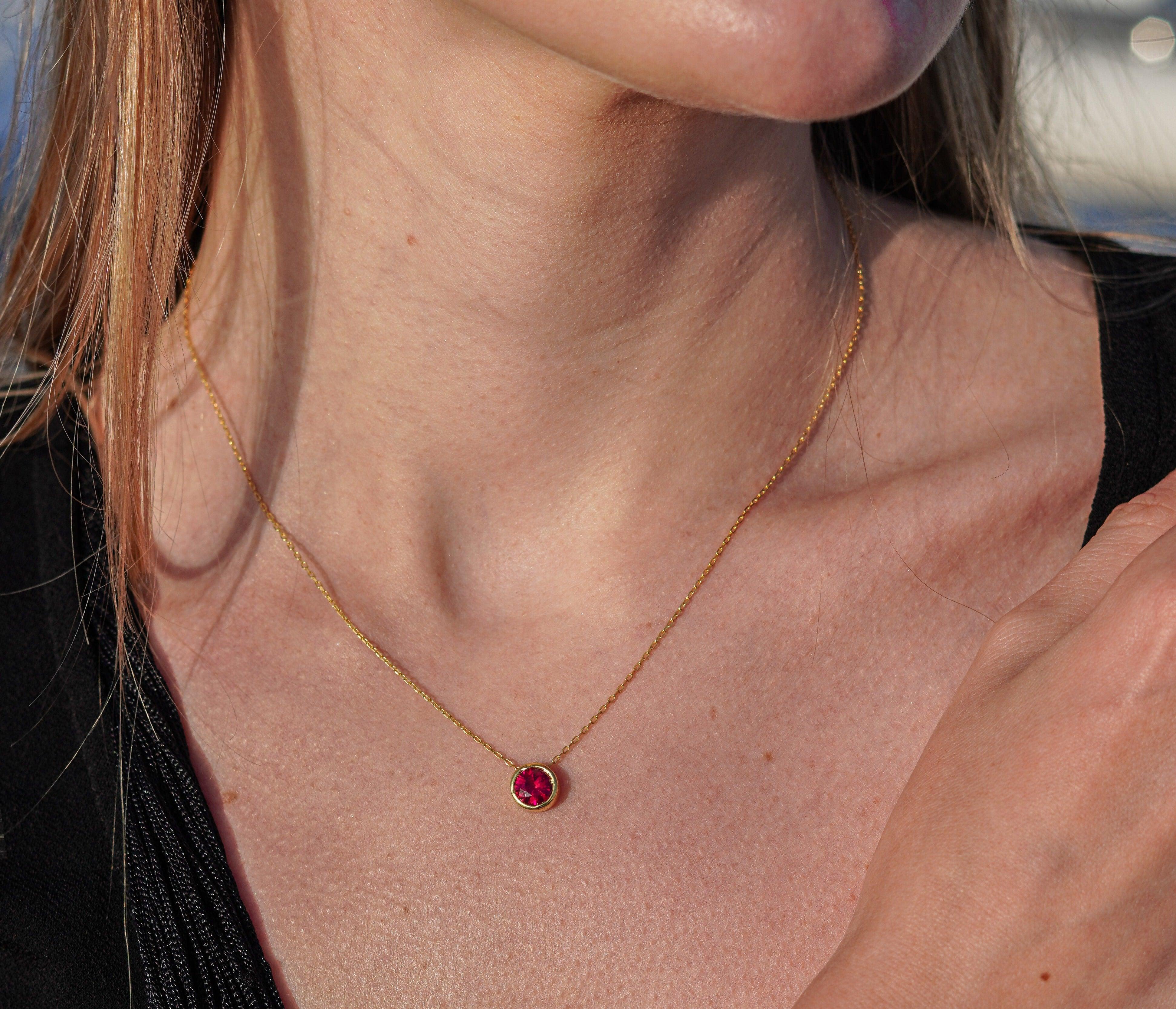 Karosh Yakut Renk Taşlı Moon Kolye - Karosh