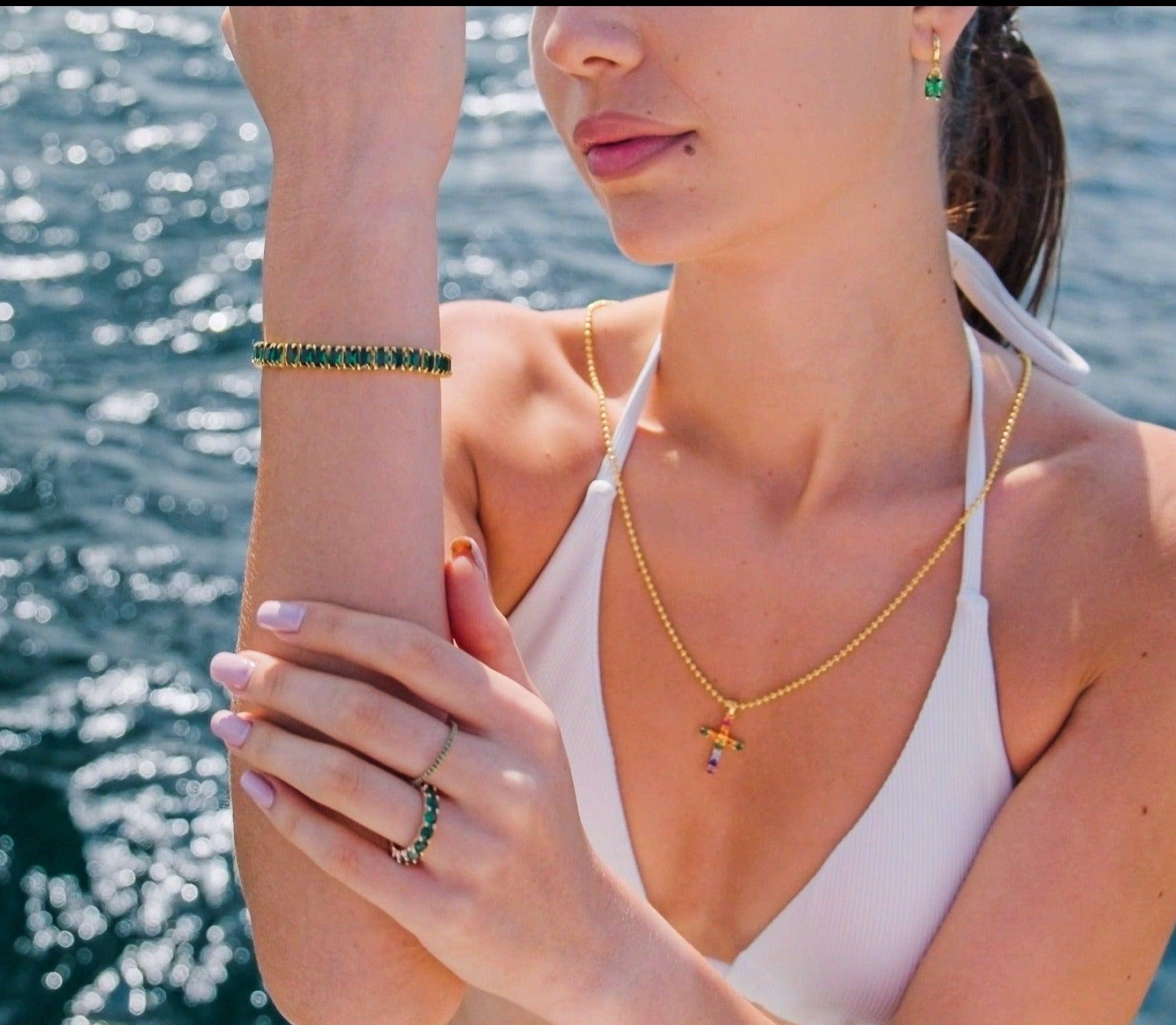 Karosh Zümrüt Renk Taşlı Baget Kesim Su Yolu Bileklik - Karosh