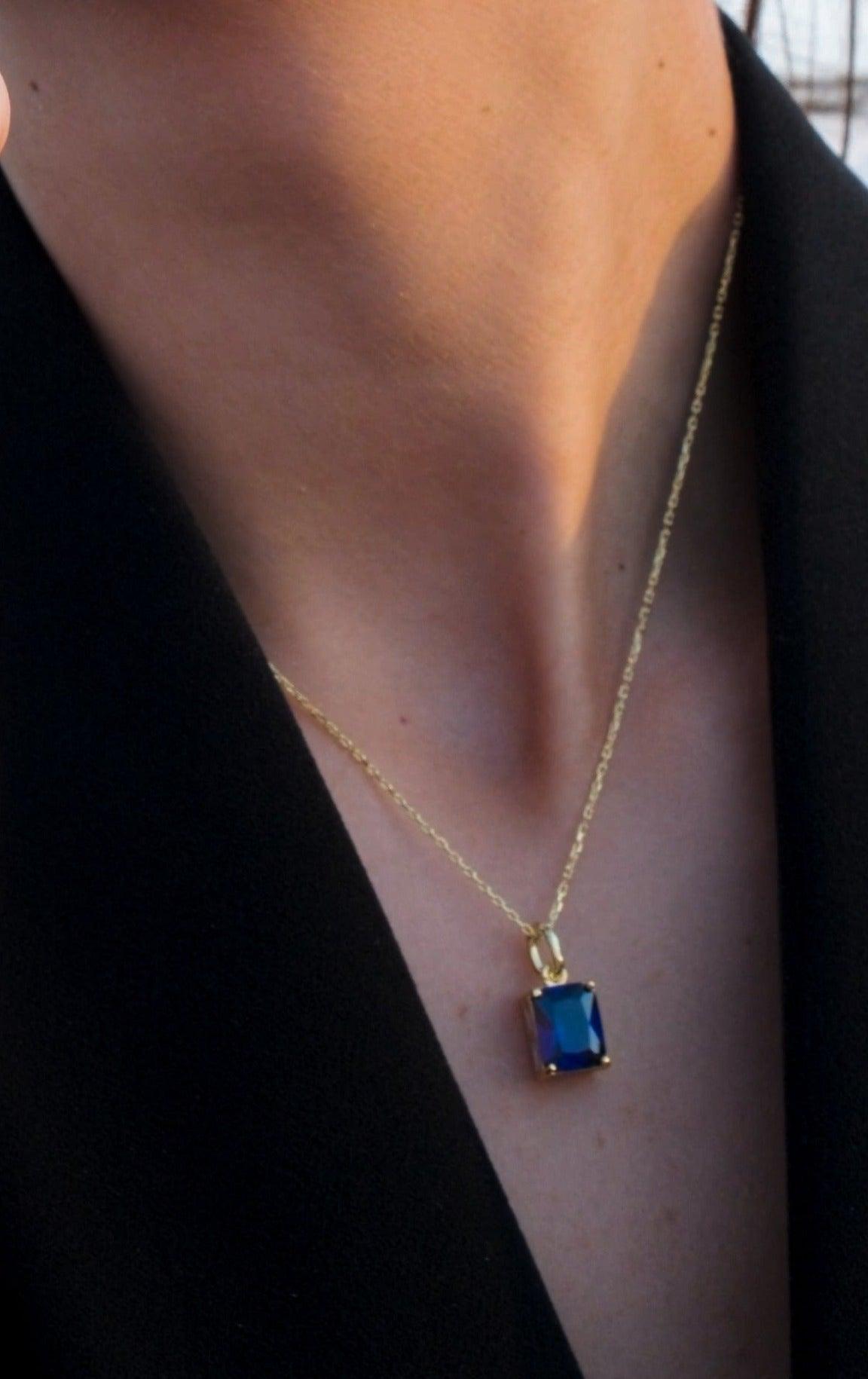 Karosh Safir Renk Baget Taşlı Kolye - Karosh